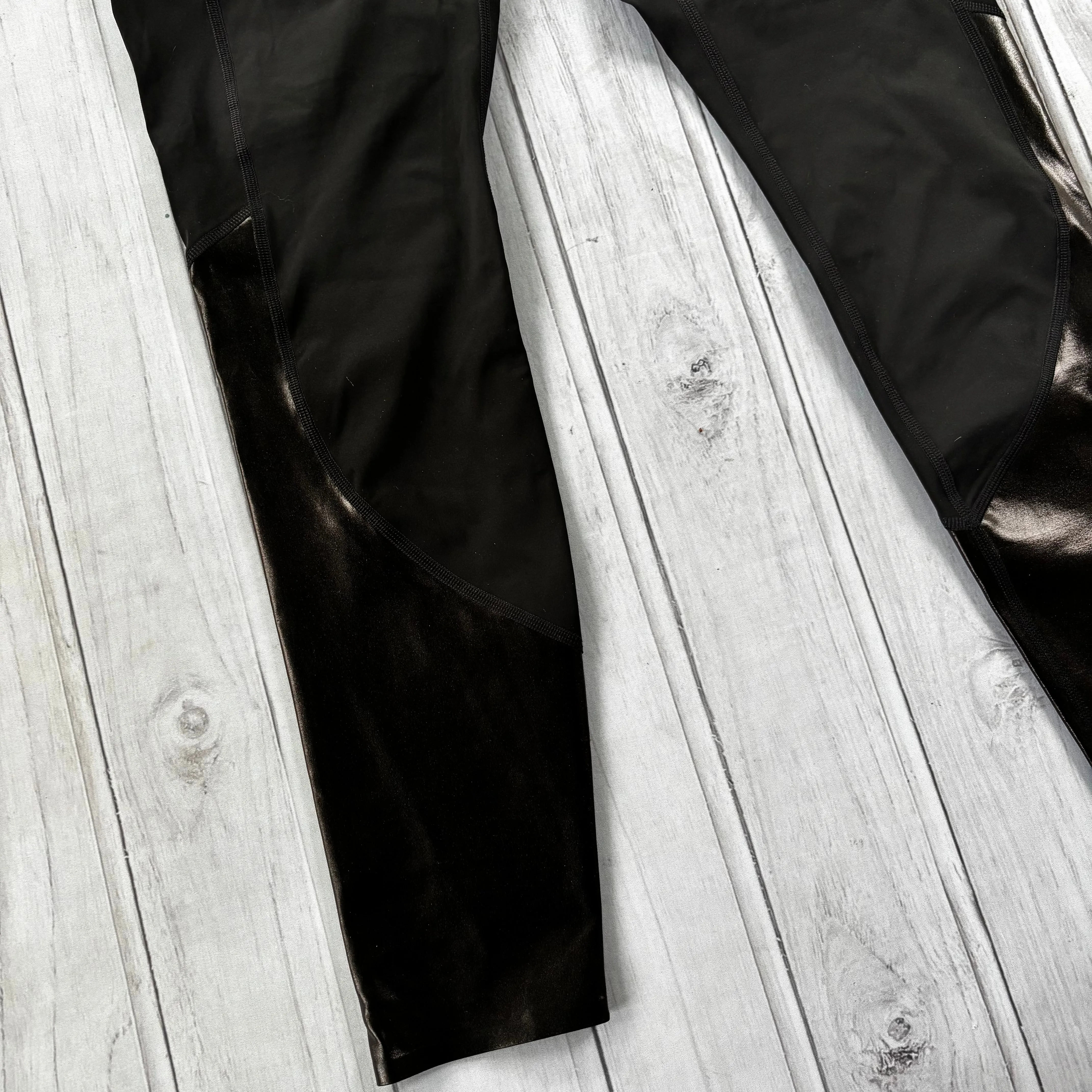 Athletic Leggings By Spanx In Black, Size: L