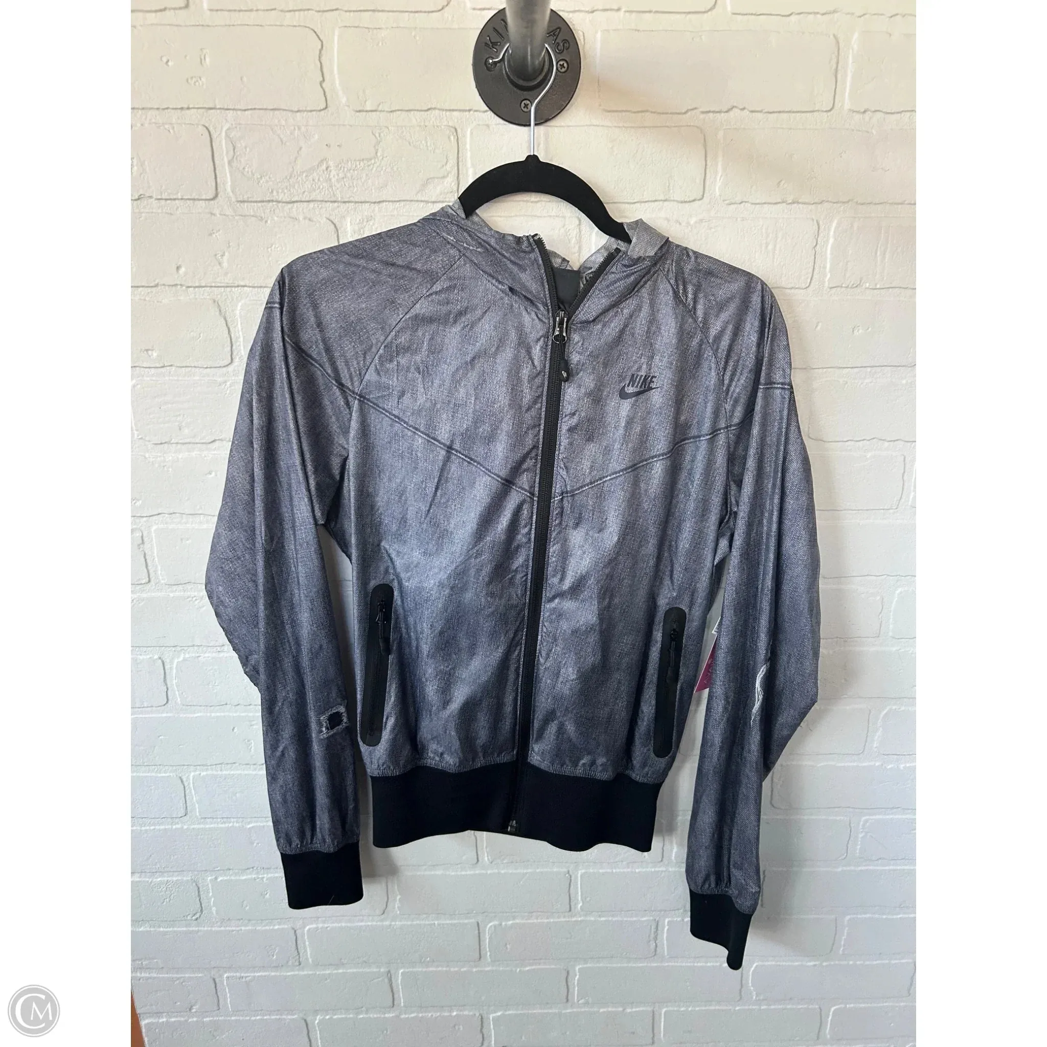 Athletic Top Long Sleeve Hoodie By Nike In Grey, Size: S