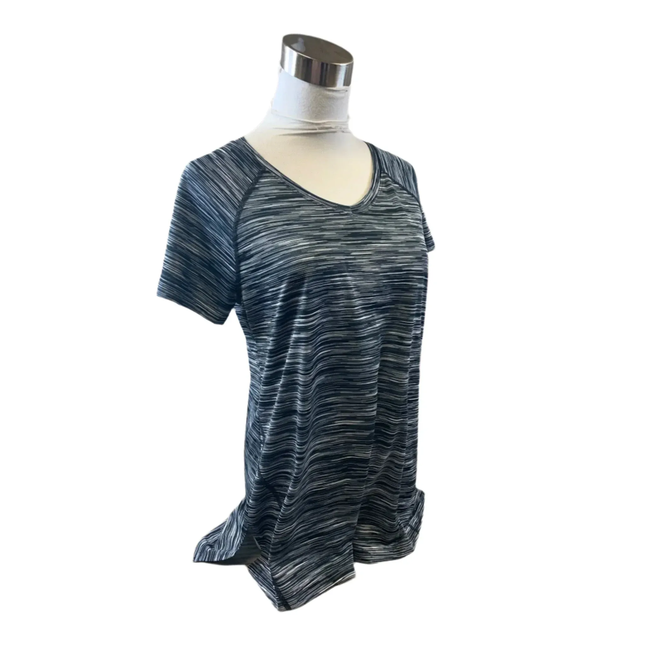 Athletic Top Short Sleeve By Tek Gear In Grey, Size: M