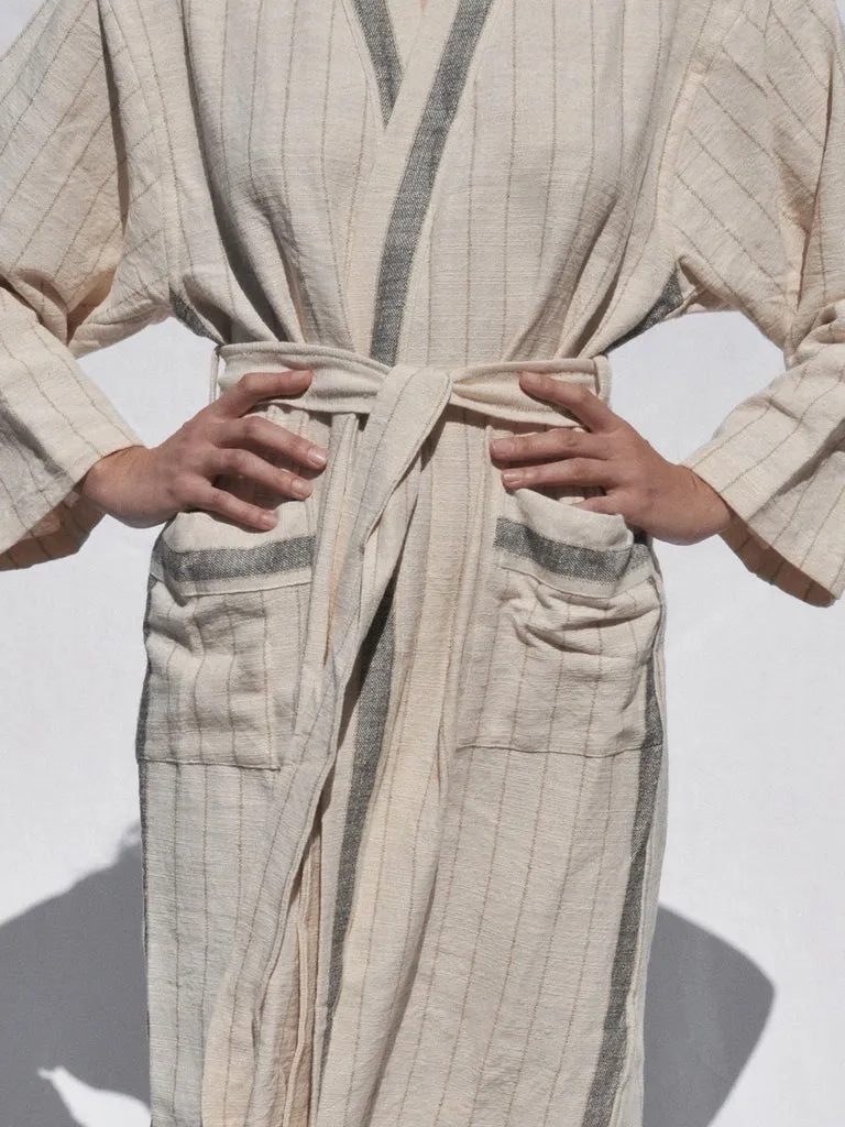 Mizar & Alcor Bahia Robe in Black