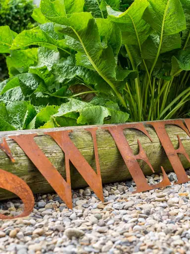 Rusty Letters M