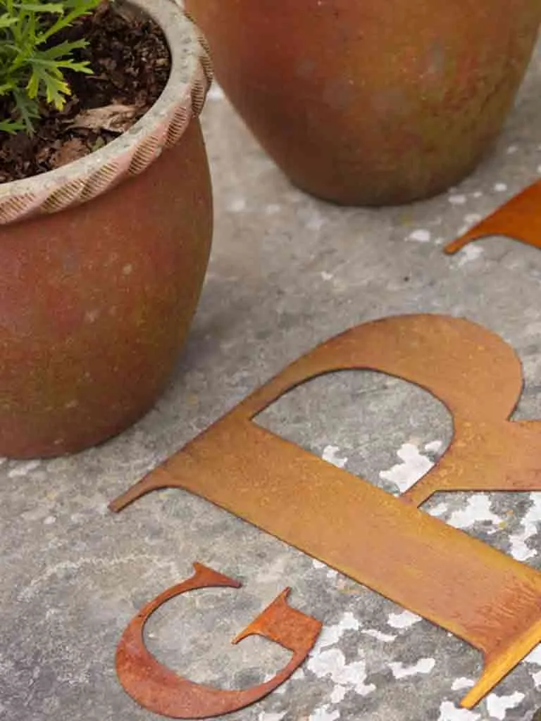 Rusty Letters Z