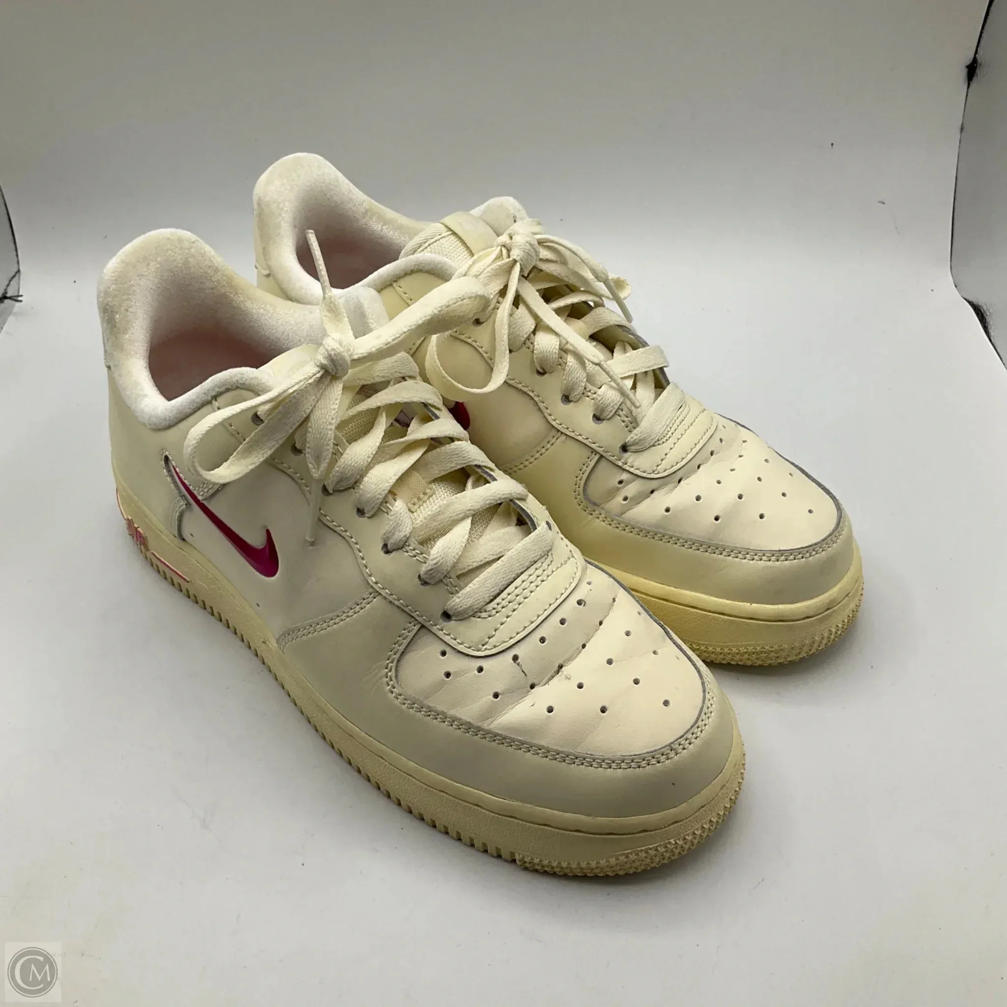 Shoes Athletic By Nike In Cream, Size: 8