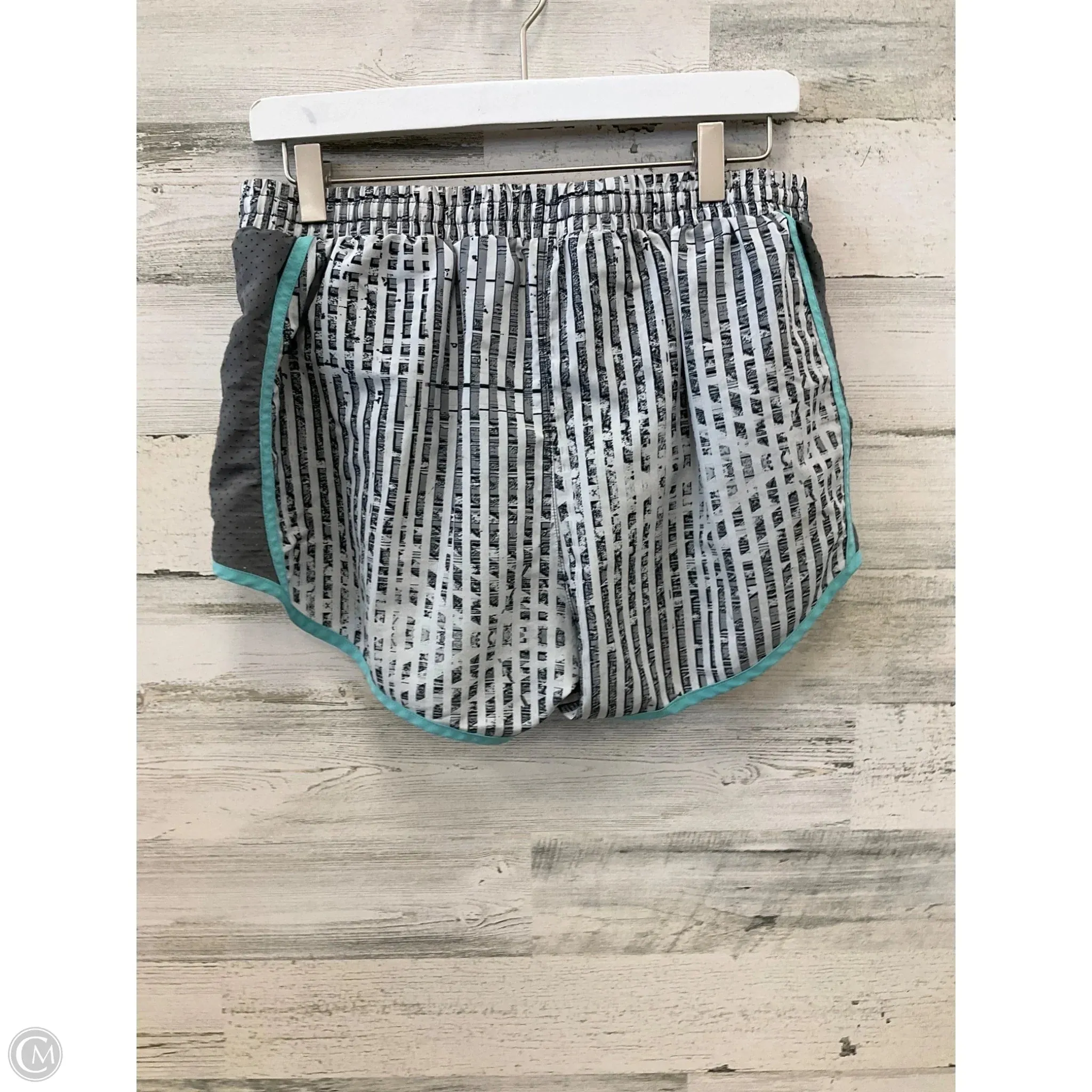 Shorts By Under Armour In Grey, Size: M